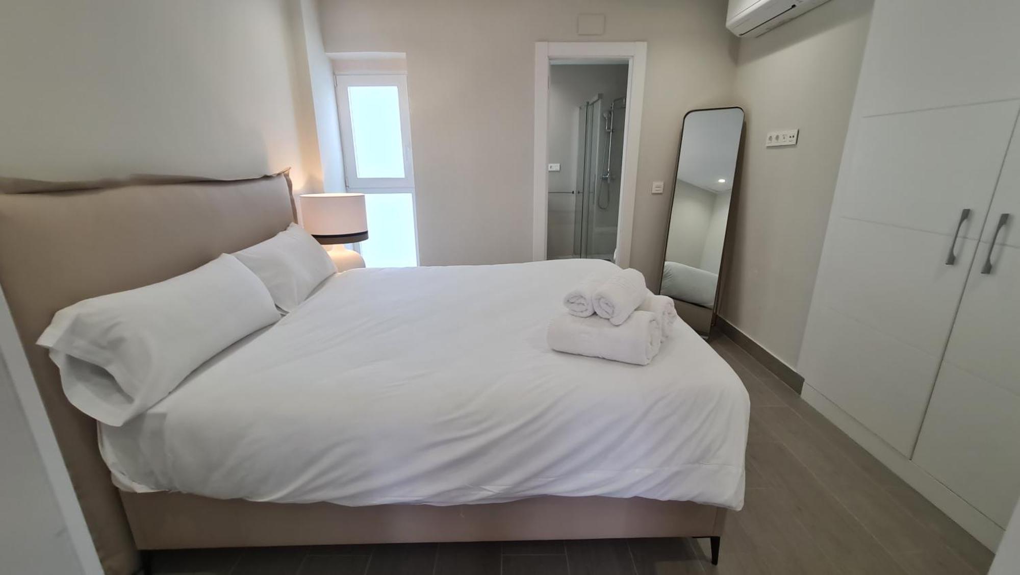 Navas Penthouse 301 By Florentia Homes Granada Luaran gambar